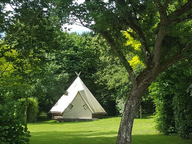 camping-le-moulin-des-effres-secondigny-location-tipi-insolite-4-personnes