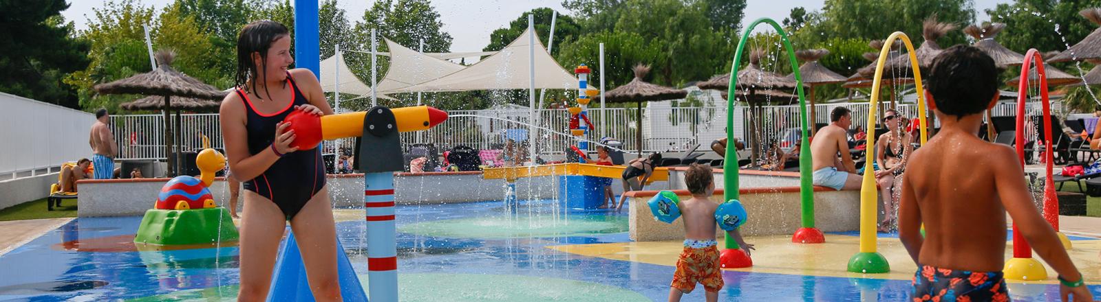 camping-sud-avec-piscine-enfant-bonnes-vacances-sarl