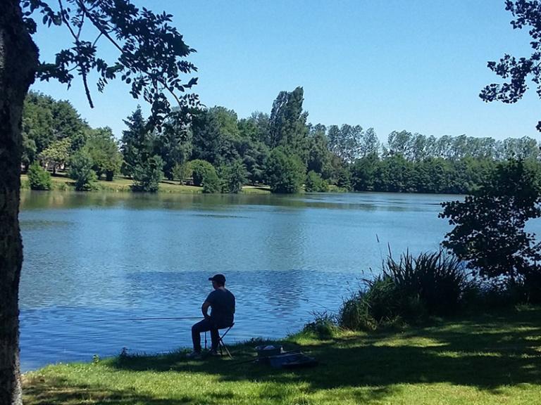 location-camping-le-moulin-des-effres-lac-des-effres-peche-bonnes-vacances-sarl