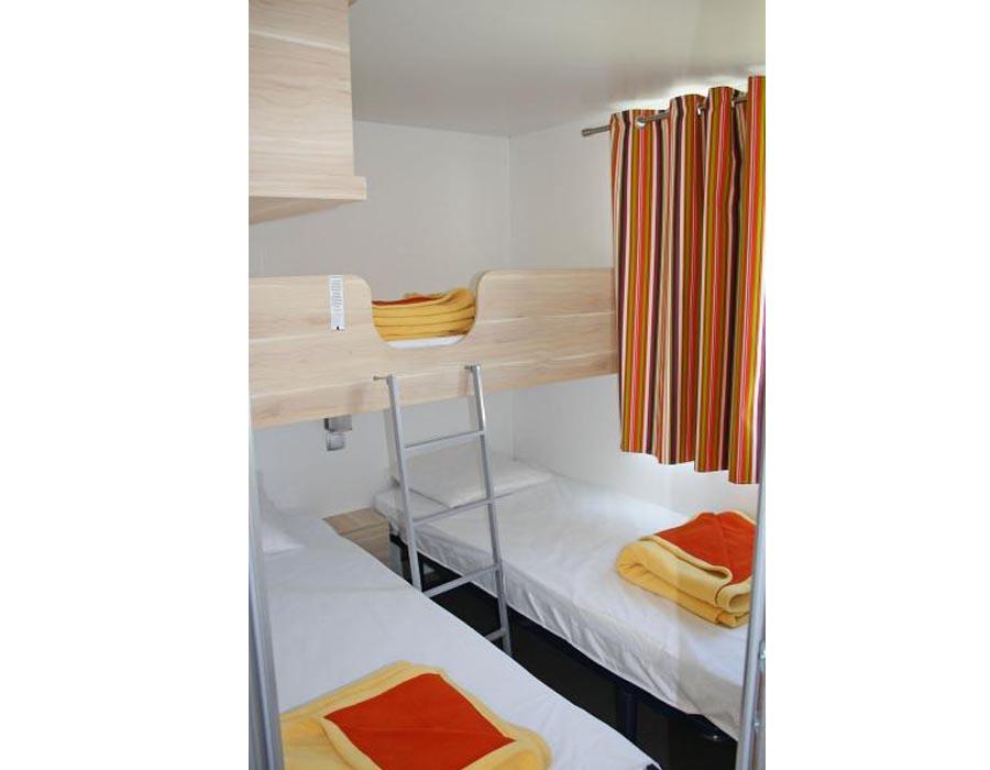 location-mobil-home-2-chambres-5-personnes-espace-lit-simple-camping-secondigny-bonnes-vacances-sarl
