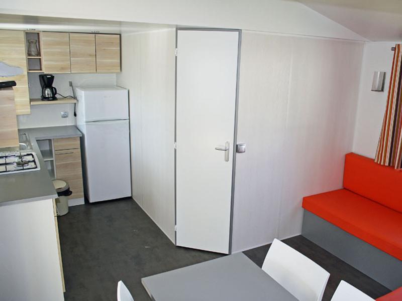 location-mobil-home-2-chambres-5-personnes-sejour-camping-vendee-bonnes-vacances-sarl