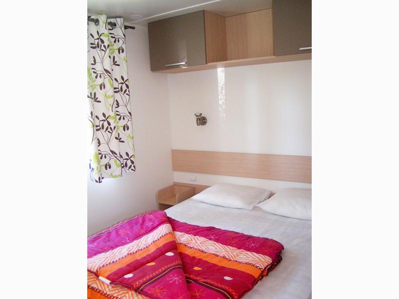 location-mobil-home-2-chambres-confort-plus-chambre-lit-double-deux-sevres-bonnes-vacances-sarl