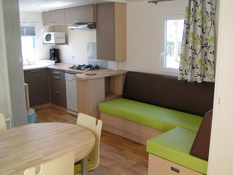 location-mobil-home-2-chambres-confort-plus-cuisine-deux-sevres-bonnes-vacances-sarl