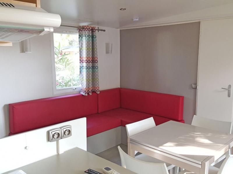 location-mobil-home-3-chambres-2-salles-de-bain-pour-8-personnes-saint-cyprien-bonnes-vacances-sarl