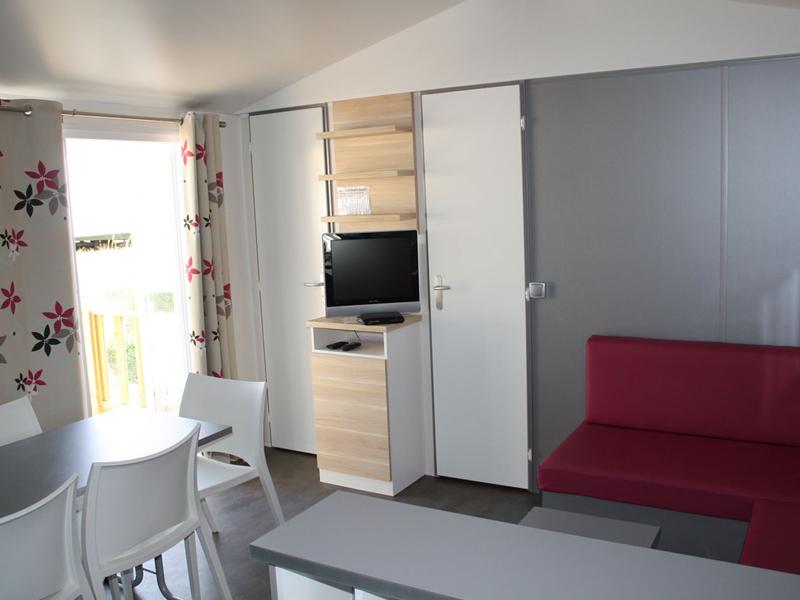 location-mobil-home-3-chambres-6-personnes-salon-camping-vendee-bonnes-vacances-sarl