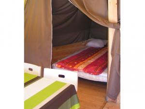location-tipi-insolite-2-chambres-lit-double-camping-vendee-bonnes-vacances-sarl