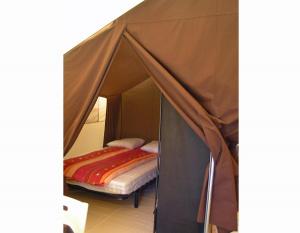 tente-meublee-2-chambres-camping-secondigny-bonnes-vacances-sarl