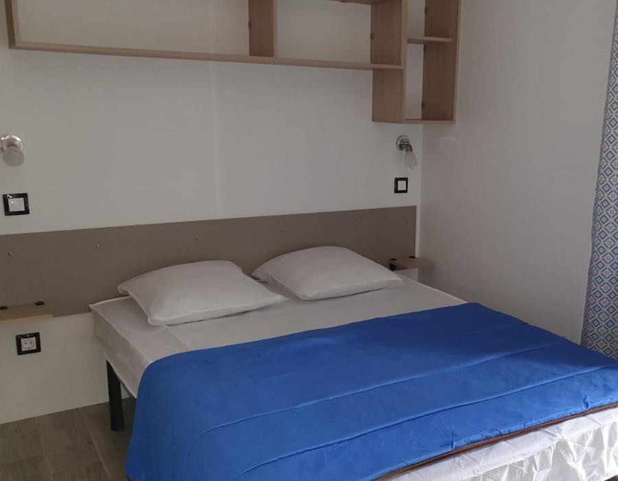 location-mobil-home-1-chambre-lit-double-camping-secondigny-bonnes-vacances-sarl