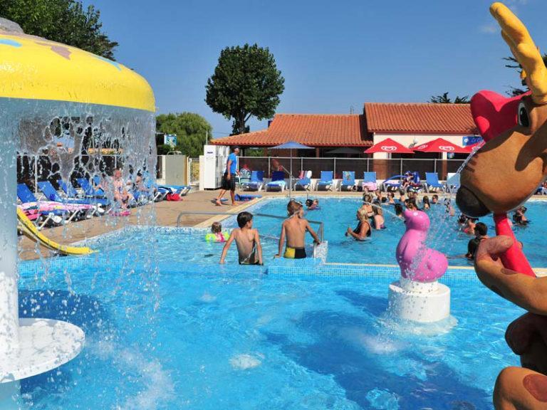 camping-vendee-avec-piscine-enfant-saint-hilaire-de-riez-bonnes-vacances-sarl