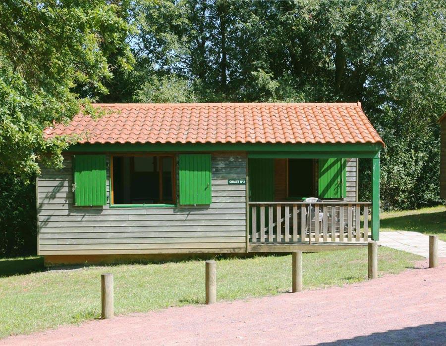 location-chalet-2-chambres-camping-au-lac-hautibus-argentonnay-bonnes-vacances-sarl