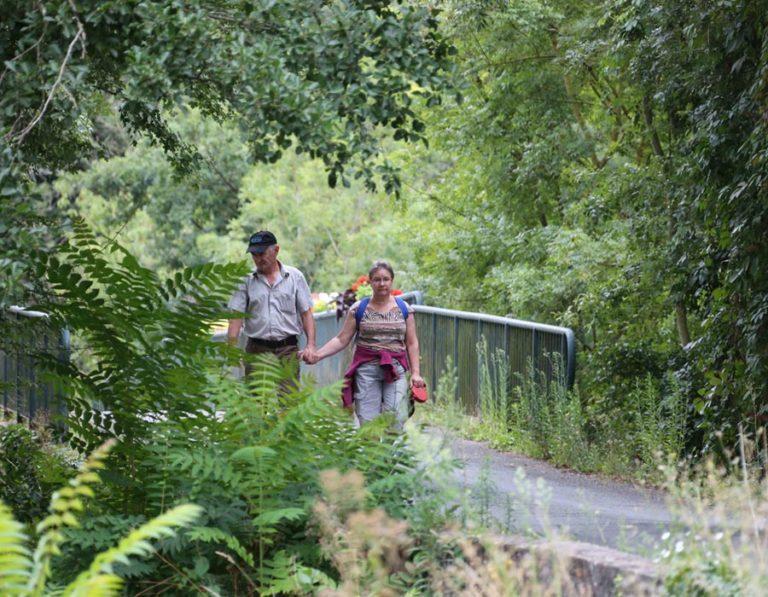 location-mobil-home-camping-au-lac-hautibus-randonnees-pedetres-argentonnay-bonnes-vacances-sarl